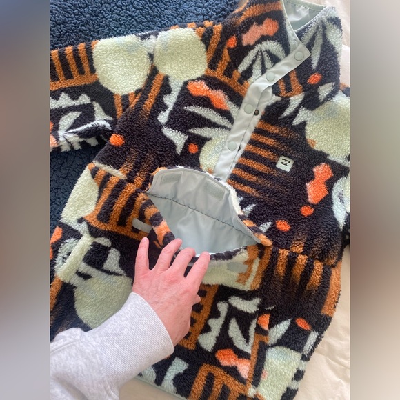 Billabong Pullover - Picture 2 of 5